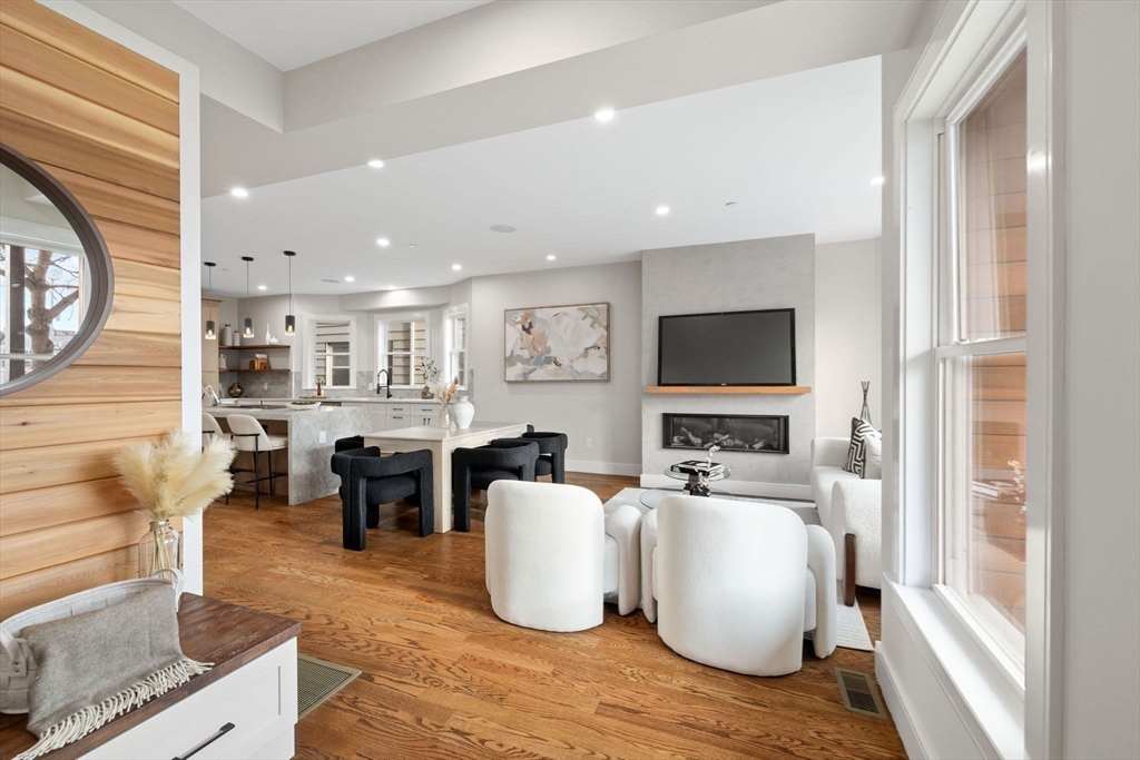 555 Somerville Ave 1