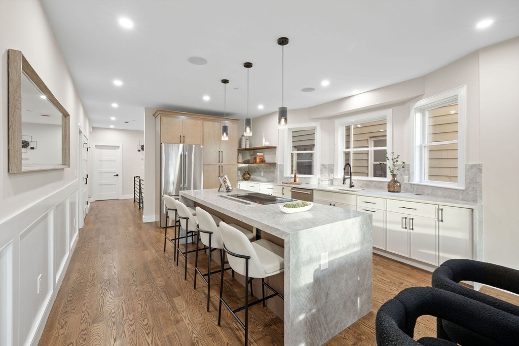 555 Somerville Ave 1