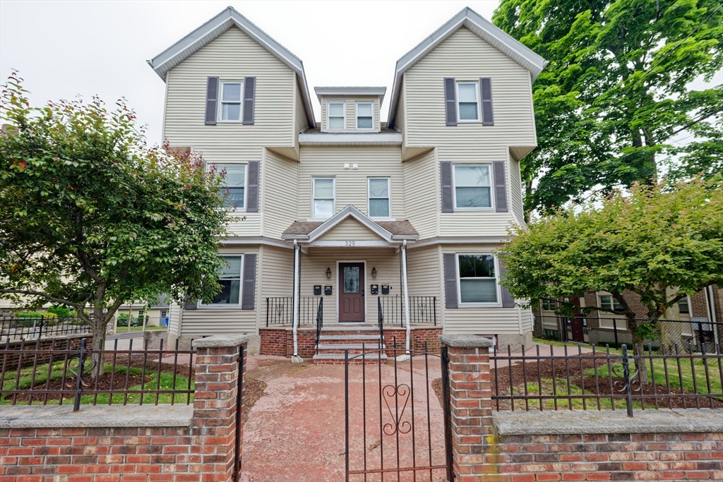 326 Crescent Street 2
