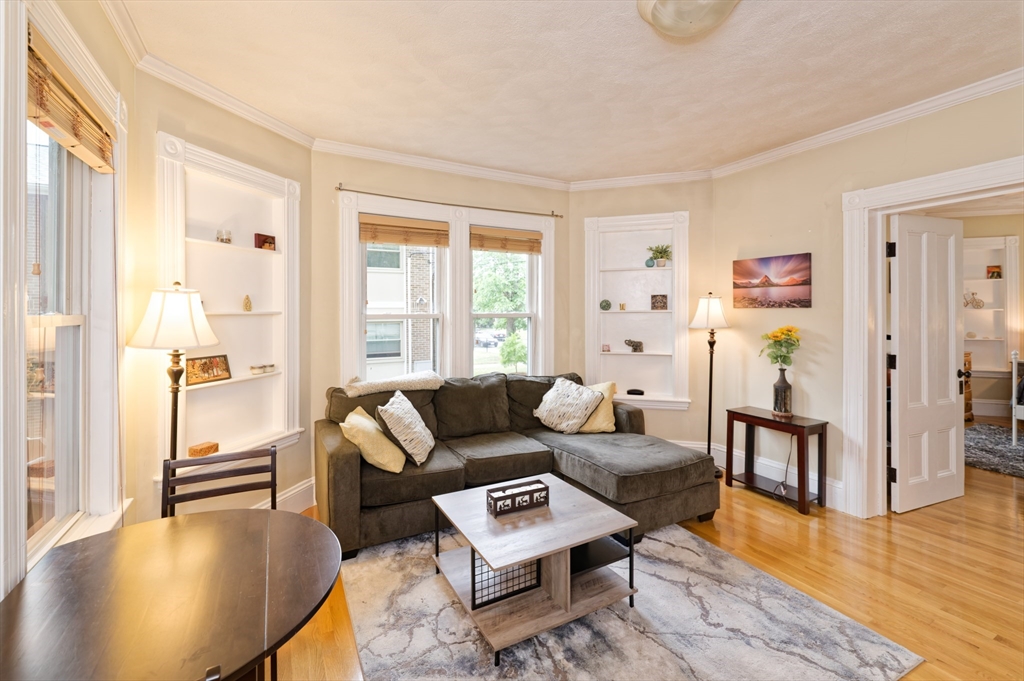 326 Crescent Street 2