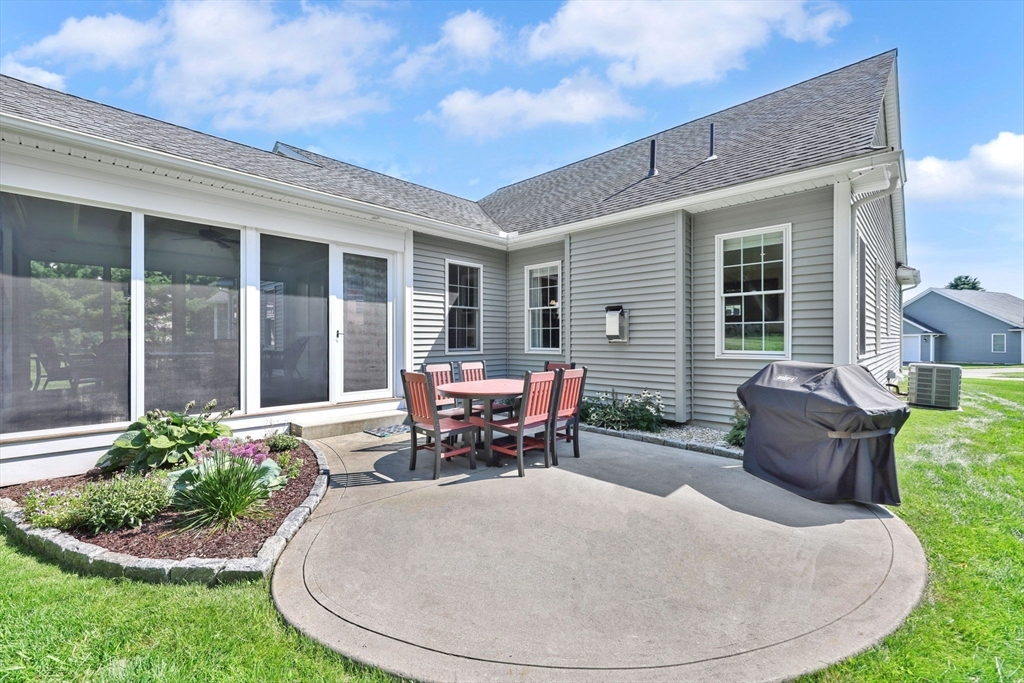 12 Sandalwood Dr 12