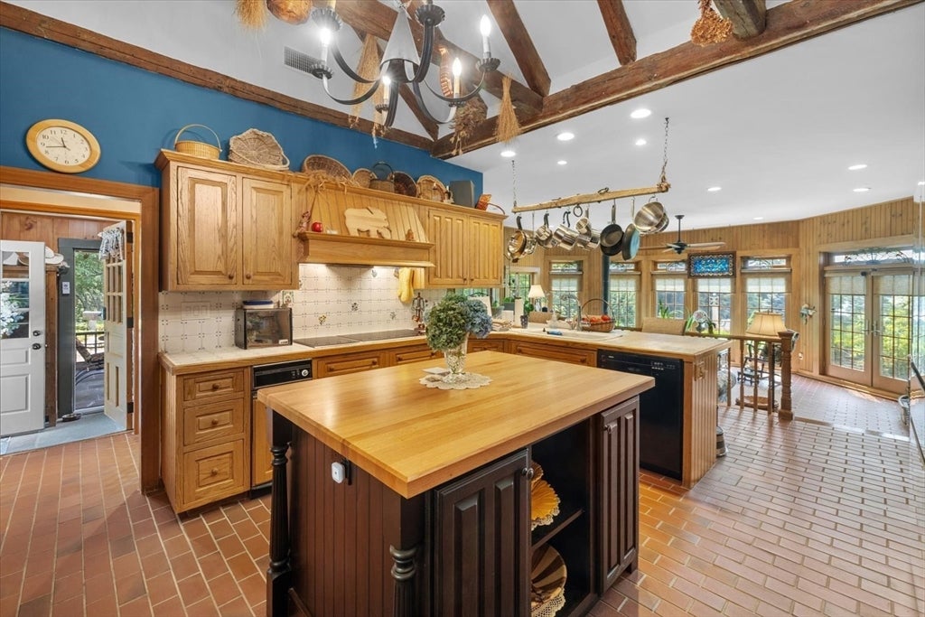 112 Farm Rd