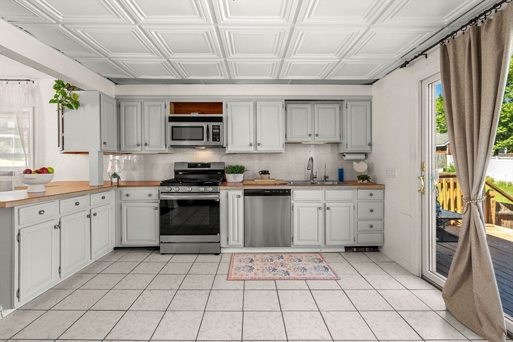 21 Burroughs St, Danvers, MA, 21 Burroughs St, Danvers, MA Photo #9