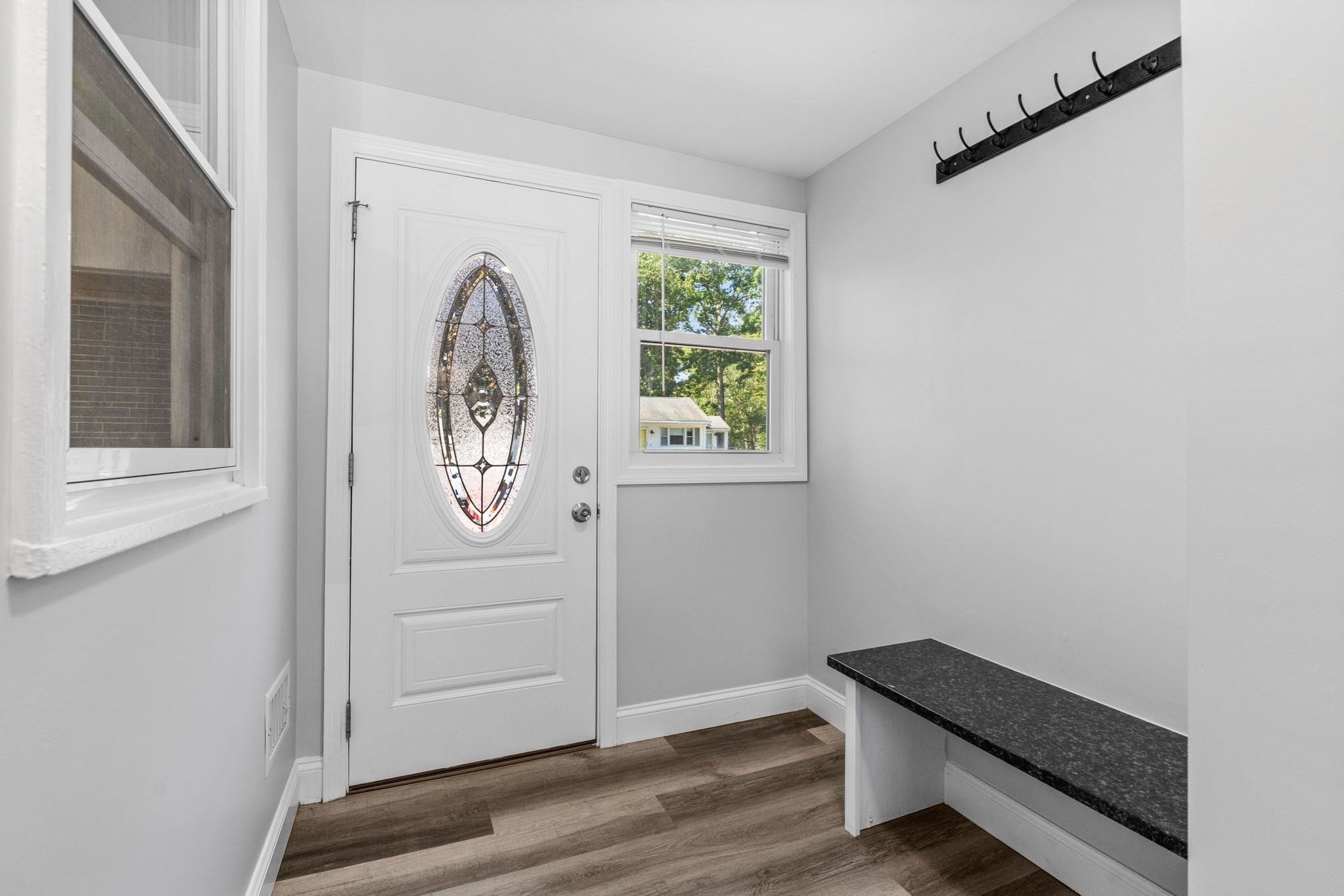 2 Ash St, Amesbury, MA, 2 Ash St, Amesbury, MA Photo #8