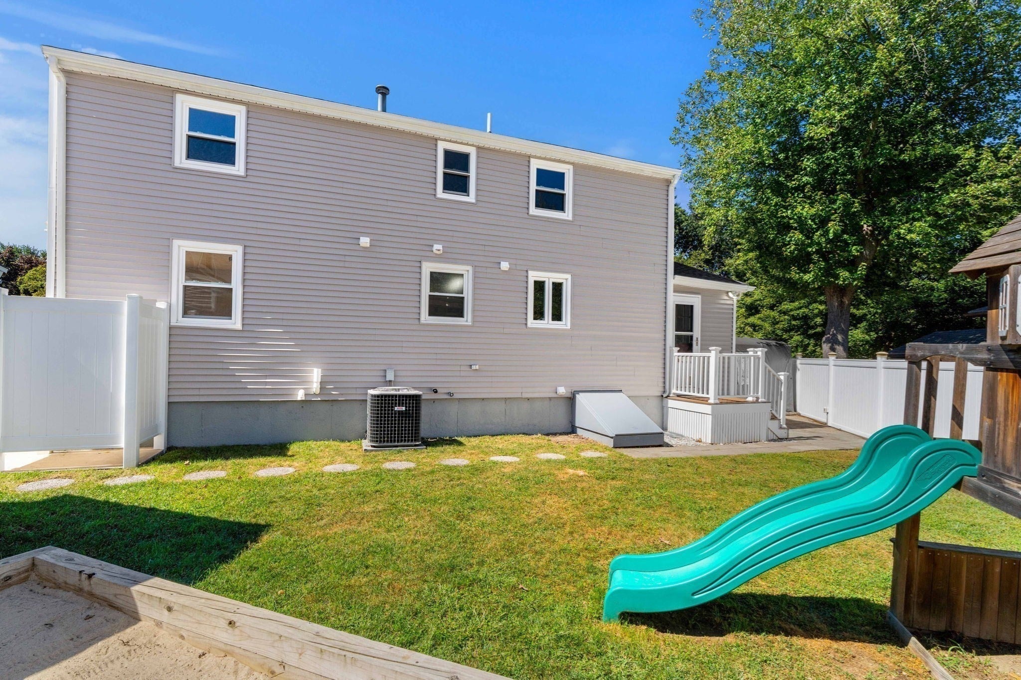 2 Ash St, Amesbury, MA, 2 Ash St, Amesbury, MA Photo #6