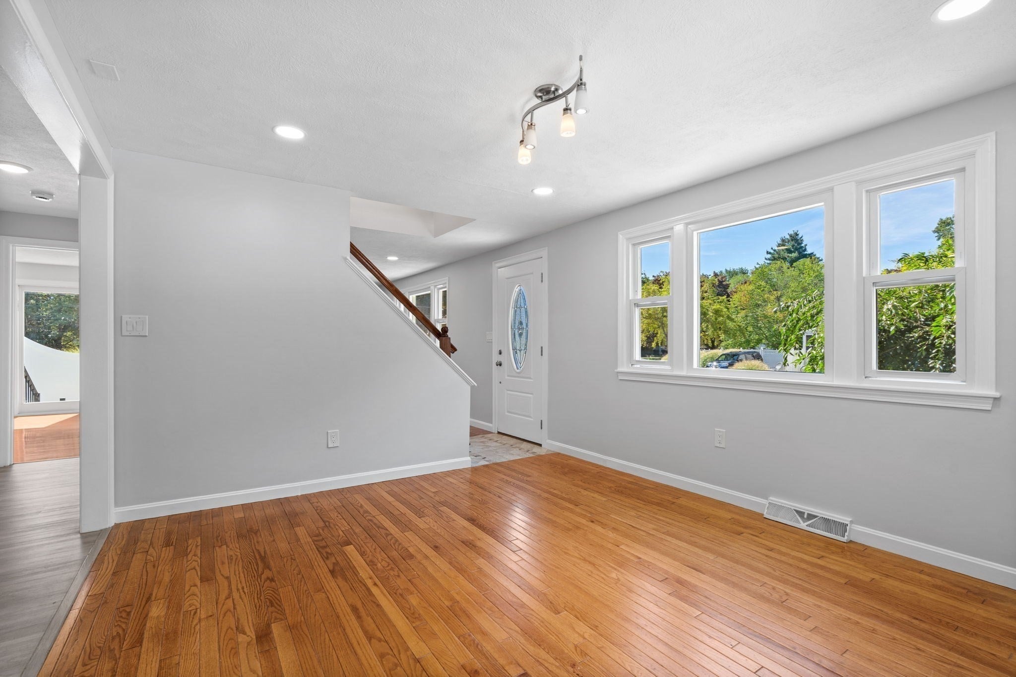 2 Ash St, Amesbury, MA, 2 Ash St, Amesbury, MA Photo #21