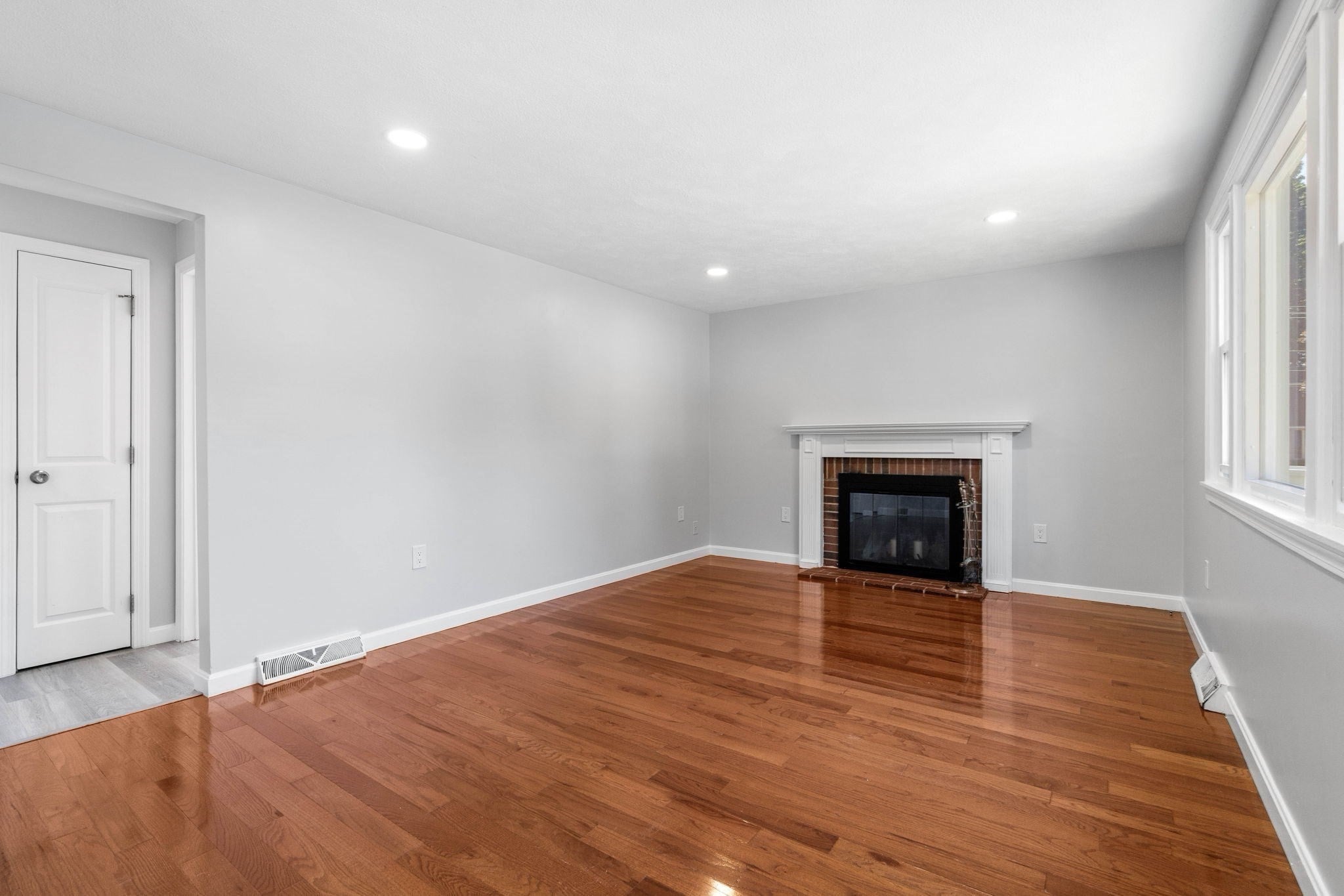 2 Ash St, Amesbury, MA, 2 Ash St, Amesbury, MA Photo #17