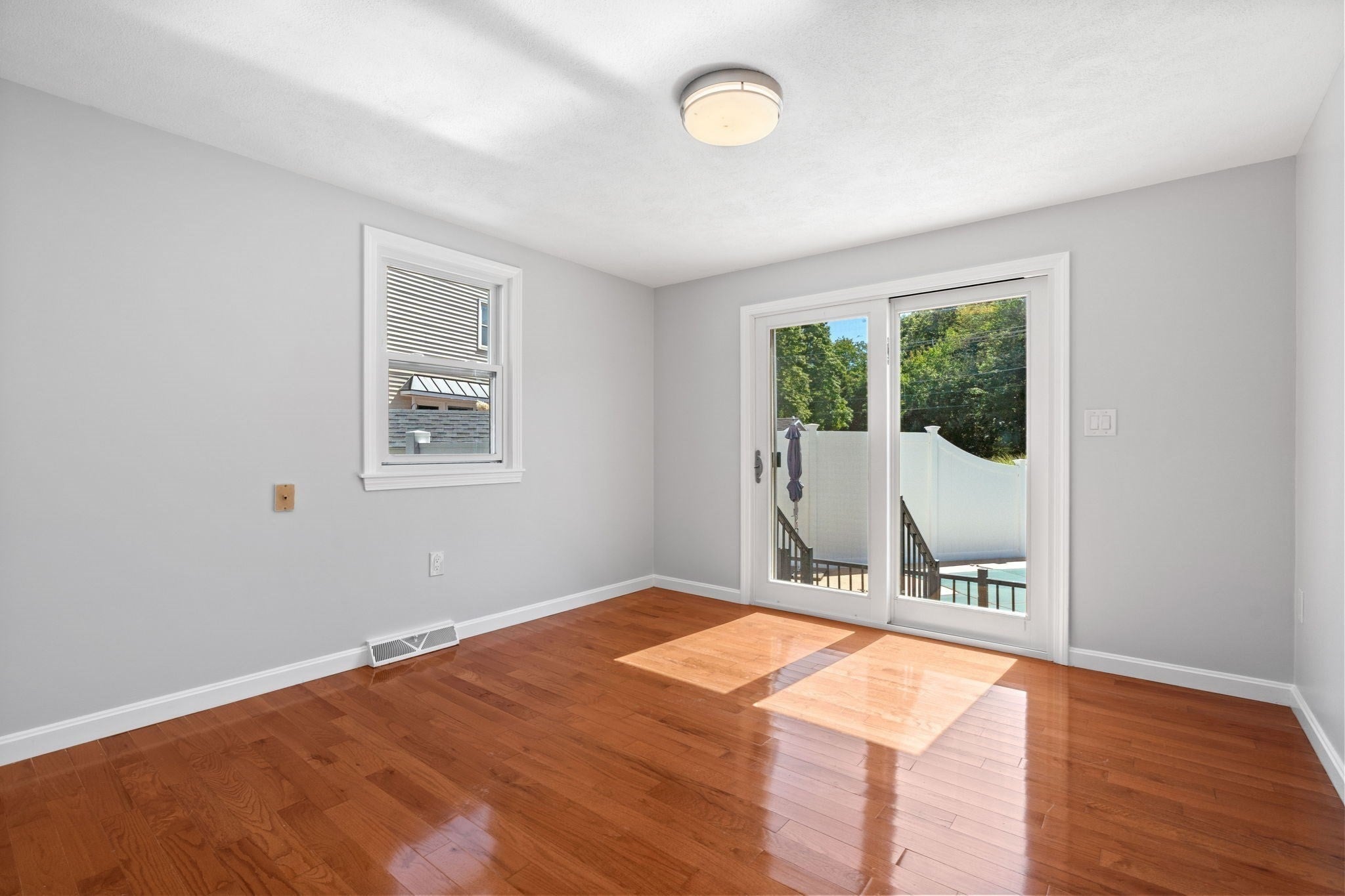 2 Ash St, Amesbury, MA, 2 Ash St, Amesbury, MA Photo #19
