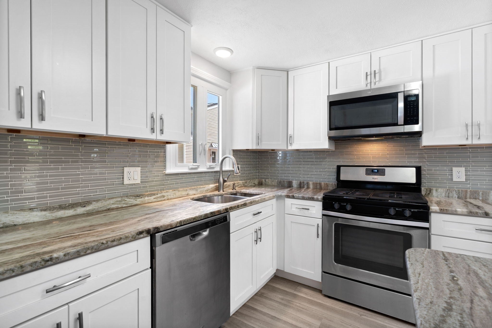 2 Ash St, Amesbury, MA, 2 Ash St, Amesbury, MA Photo #14