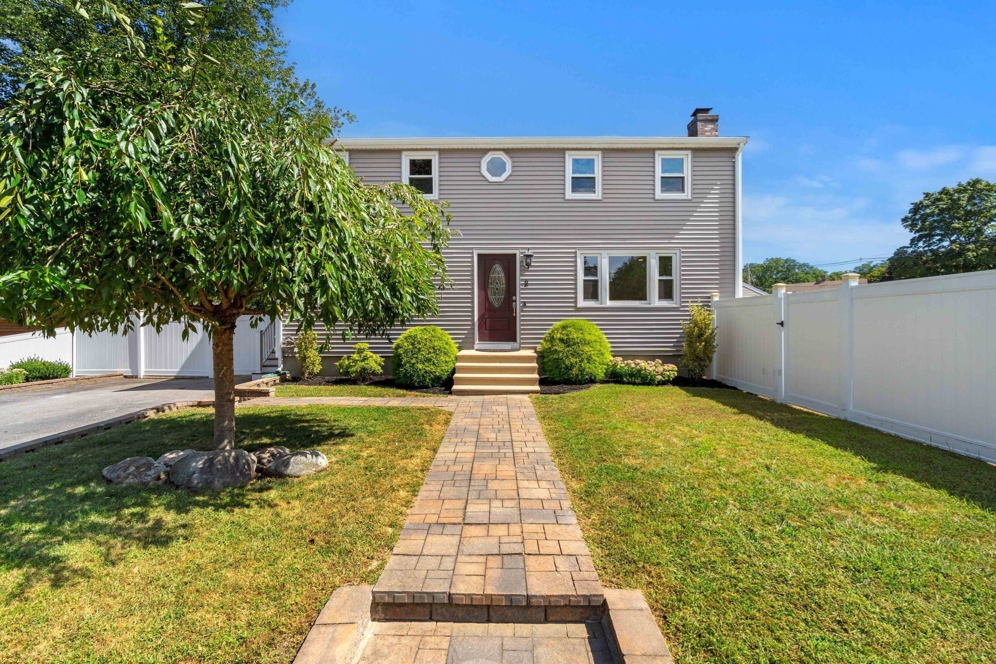 2 Ash St