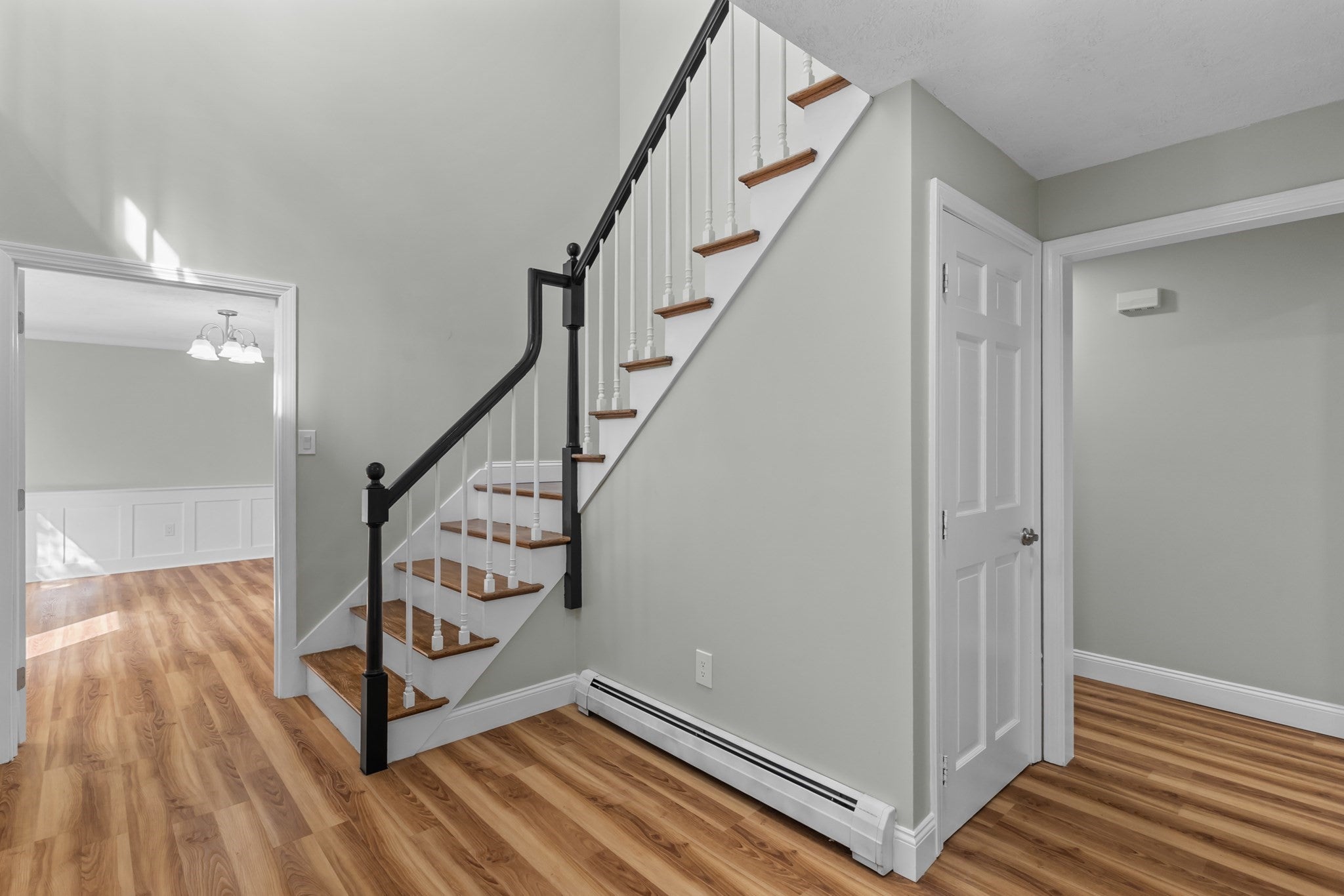 16 Dartmoor Dr