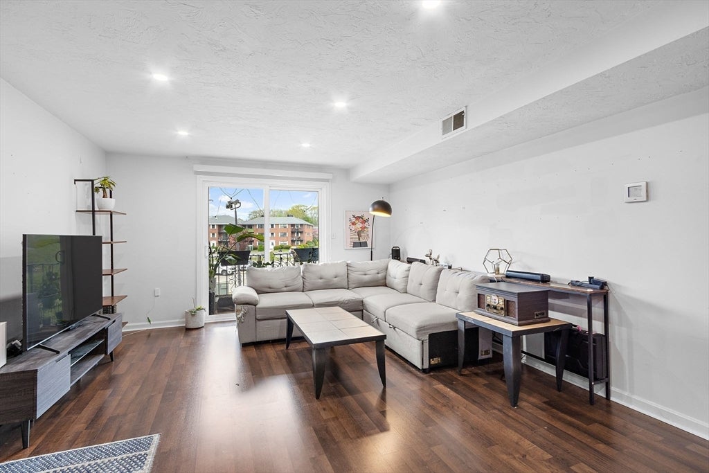 350 Neponset ST #M, Canton, MA Photo #9
