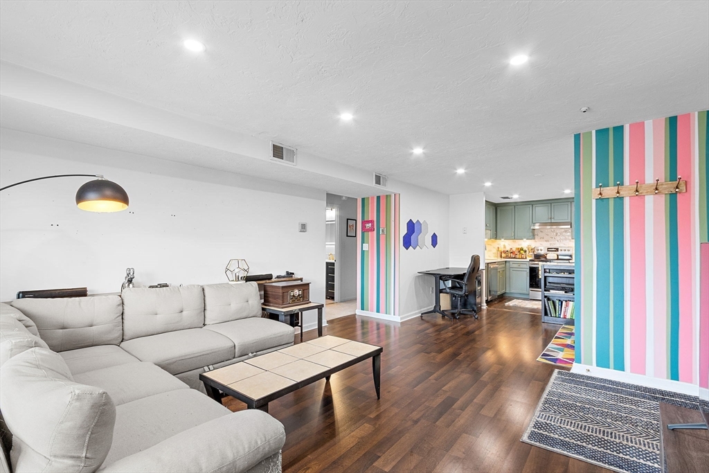 350 Neponset M