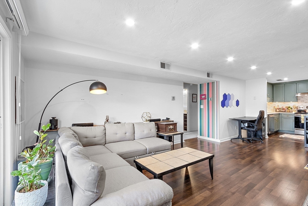 350 Neponset ST #M, Canton, MA Photo #8
