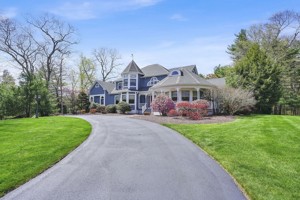 90 Southwood Dr