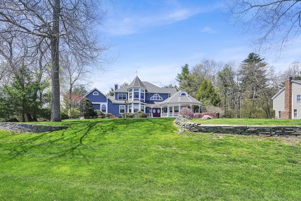 90 Southwood Dr