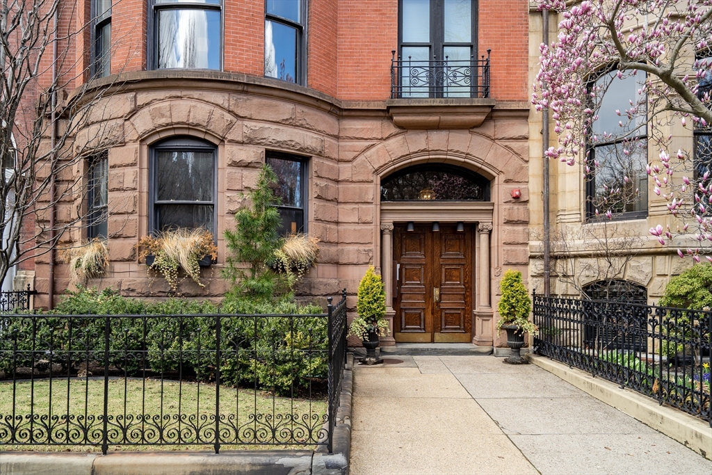 167 Commonwealth Ave 8