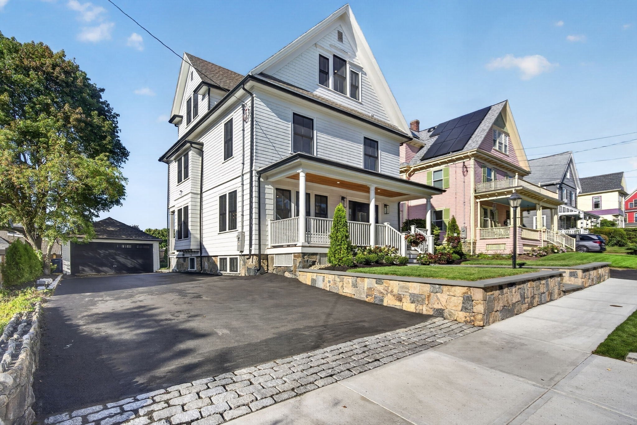 Photo of 114 Malvern St, Melrose, MA