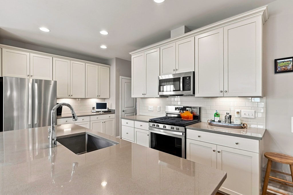 65 Brooksmont Dr #15, Holliston, MA Photo #8