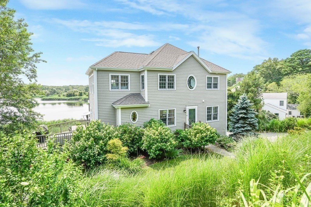 43 Pond View Circle
