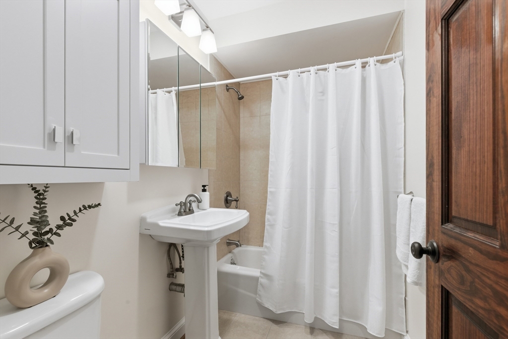 48-50 Amsden ST #48, Arlington, MA Photo #13