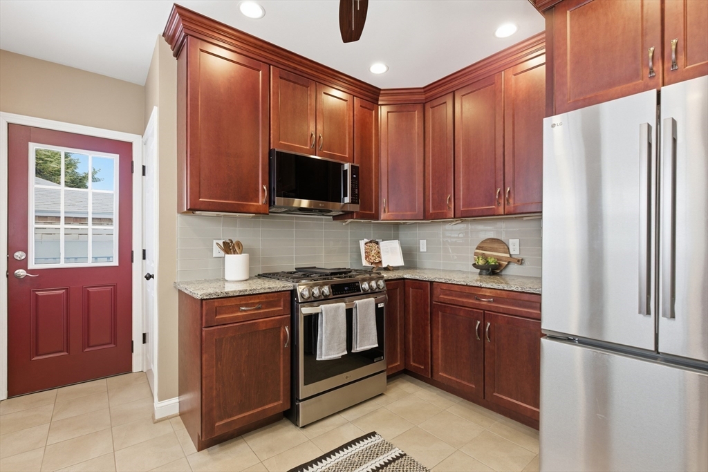 48-50 Amsden ST #48, Arlington, MA Photo #10