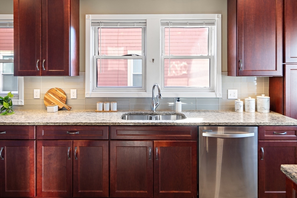 48-50 Amsden ST #48, Arlington, MA Photo #17
