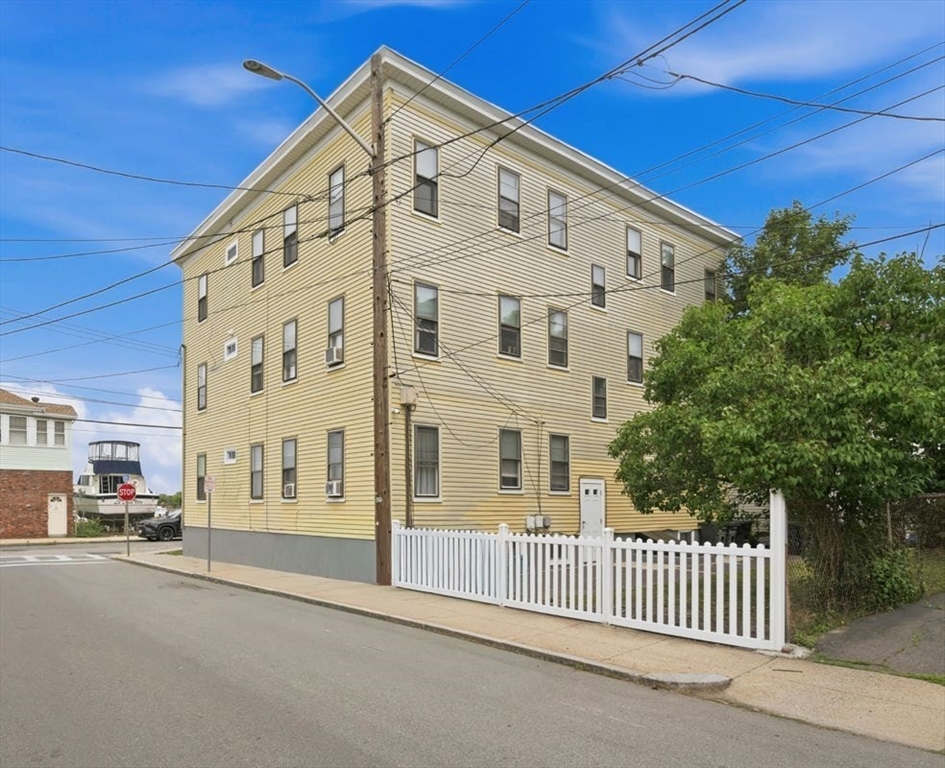 566 Shirley St