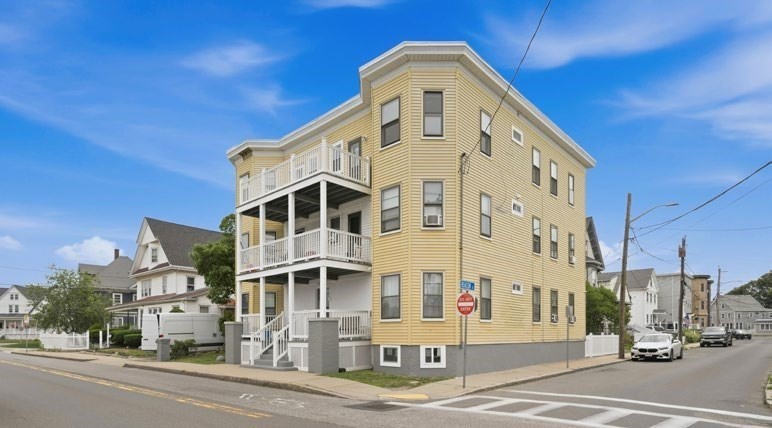 566 Shirley St