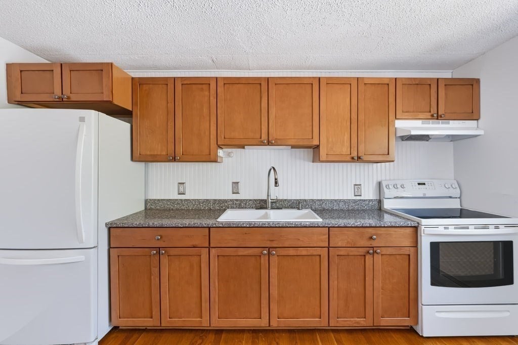 20 Beacon Ave #3, Newburyport, MA, 20 Beacon Ave #3, Newburyport, MA Photo #11