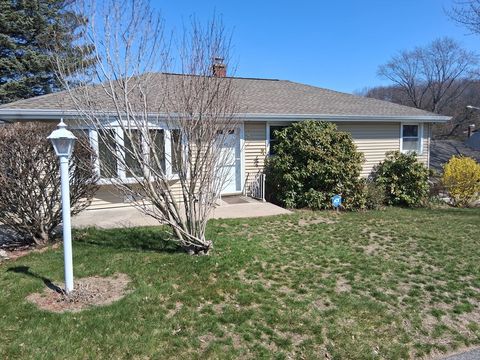 43 Robin Rd Worcester MA 01604