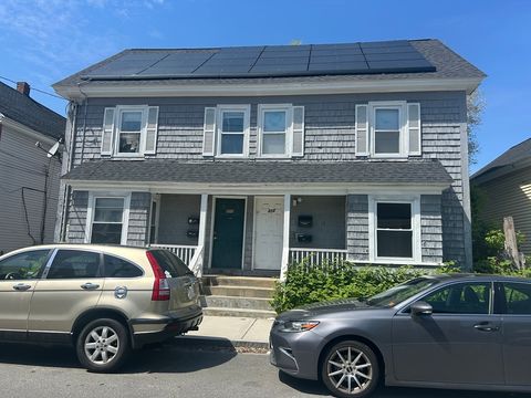 212 Farnham St 1 Lawrence MA 01843