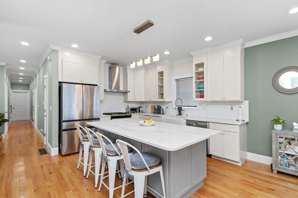 87 Sunnyside St 87