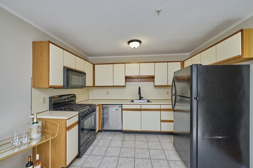 124 Tennis Plaza Rd 42