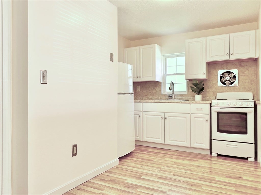 90C Washington Park Drive #10, Andover, MA Photo #2