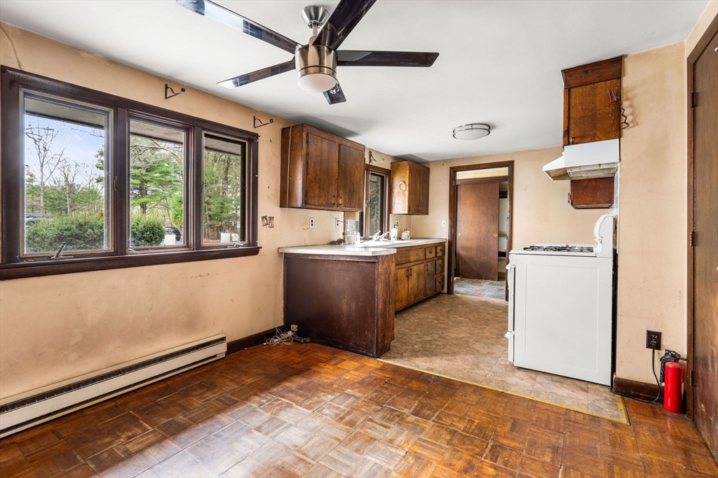 47 Riverside Dr