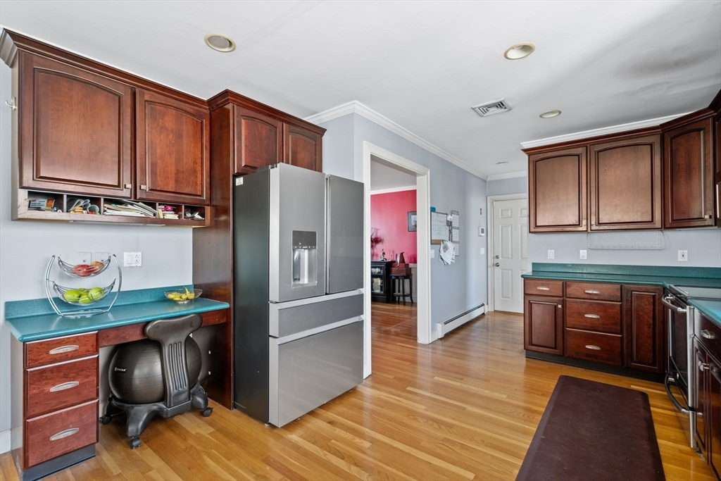 46 Holly Rd
