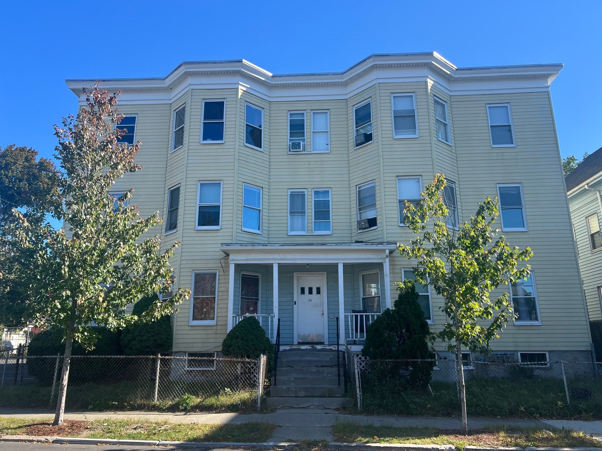 Click for 50 Astor Street #2, Lynn, MA slideshow