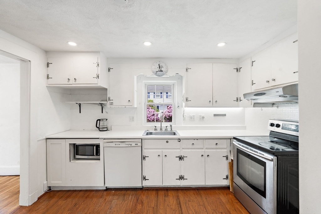 74 Galen St