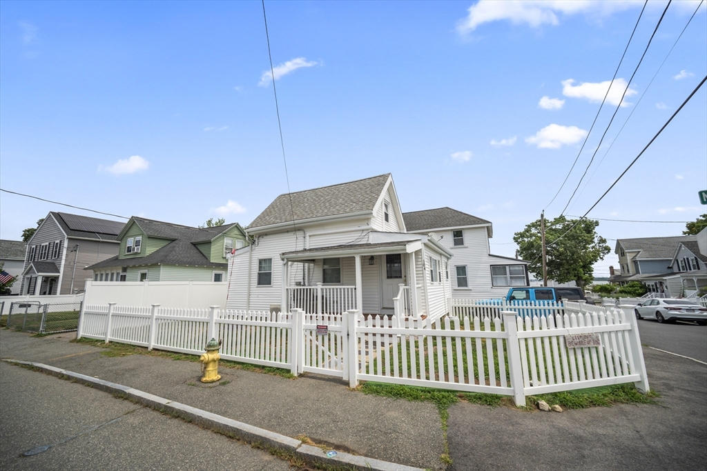 104 Turner St