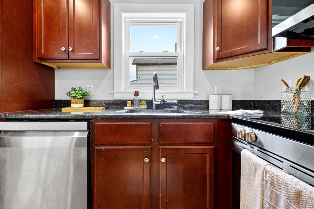 49 Denver St, Fall River, MA Photo #8