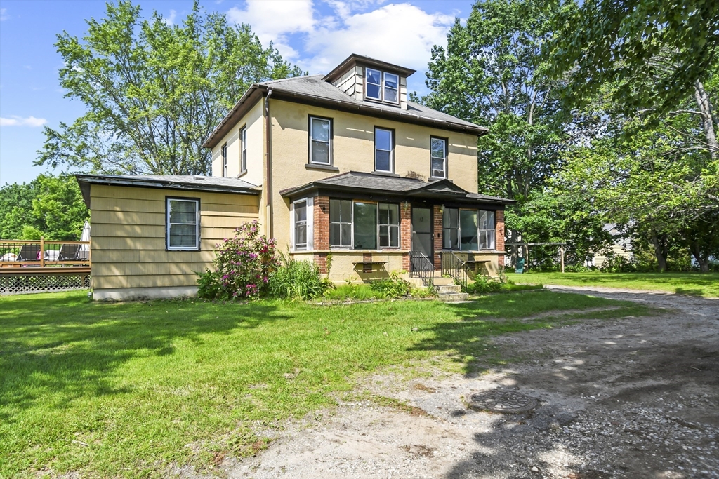12 Boison St