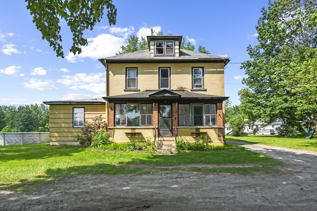 12 Boison St