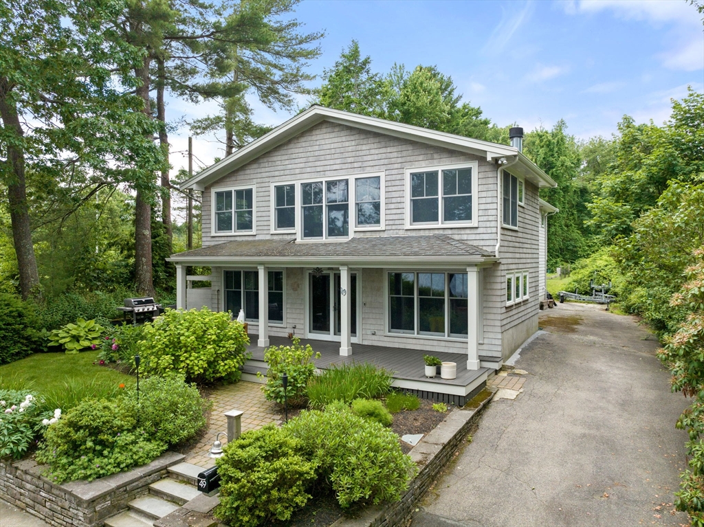 49 Beach Rd
