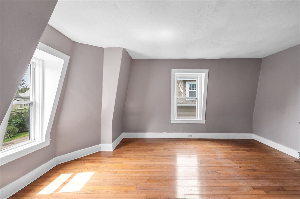 Ware, Massachusetts 01082, United States, 5 Bedrooms Bedrooms, ,2 BathroomsBathrooms,Residential,Contingent,186871