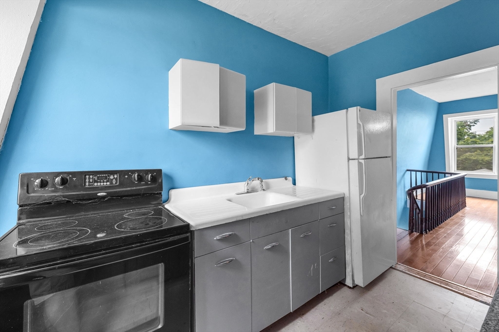 Ware, Massachusetts 01082, United States, 5 Bedrooms Bedrooms, ,2 BathroomsBathrooms,Residential,Contingent,186871