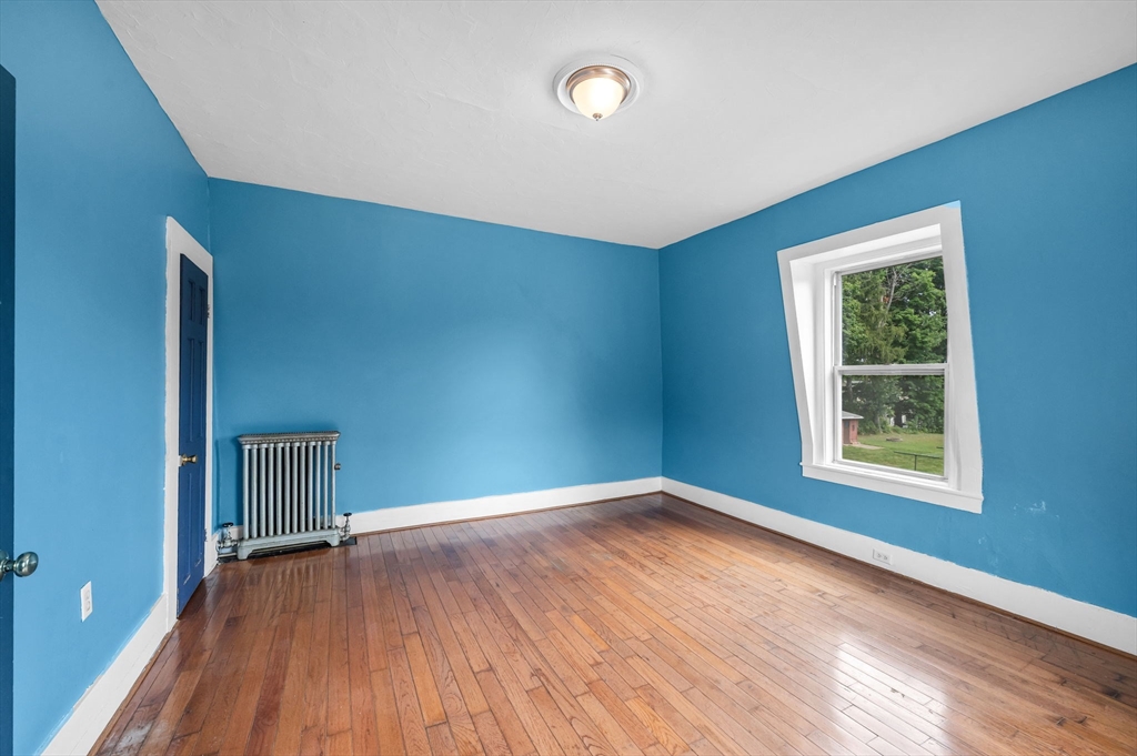 Ware, Massachusetts 01082, United States, 5 Bedrooms Bedrooms, ,2 BathroomsBathrooms,Residential,Contingent,186871