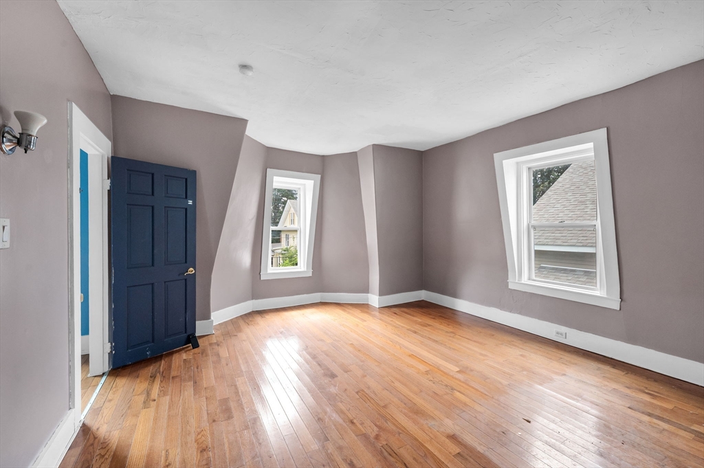 Ware, Massachusetts 01082, United States, 5 Bedrooms Bedrooms, ,2 BathroomsBathrooms,Residential,Contingent,186871