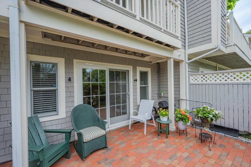 925 Main St 3
