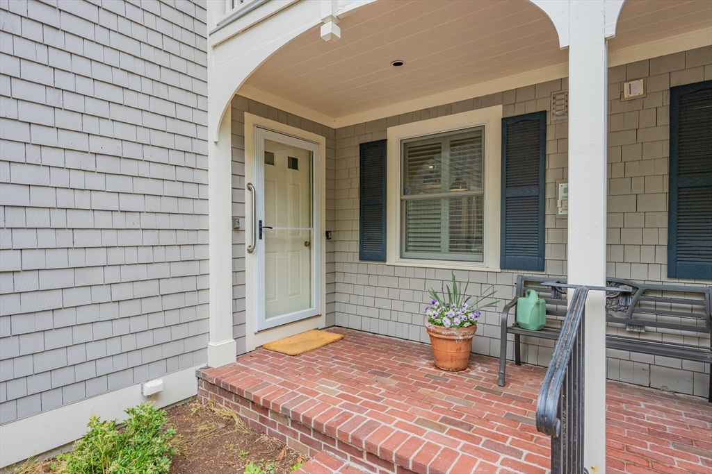 925 Main St 3